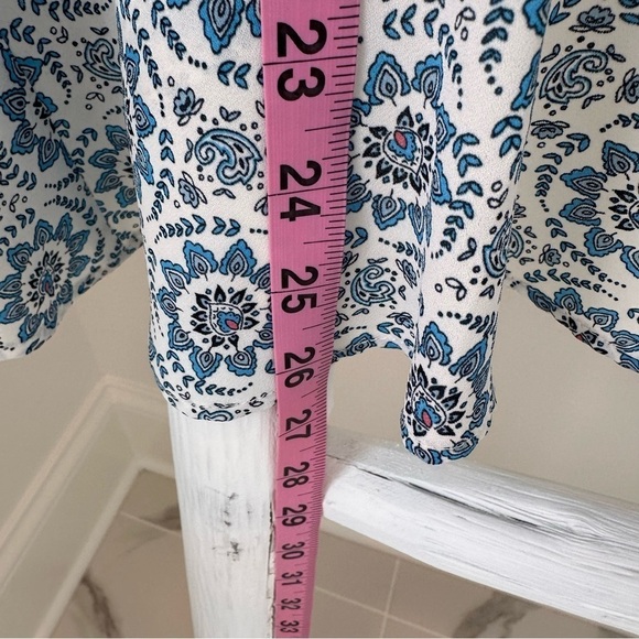 Loft Short Sleeve Medallion Design Blouse Size XS - Picture 13 of 13